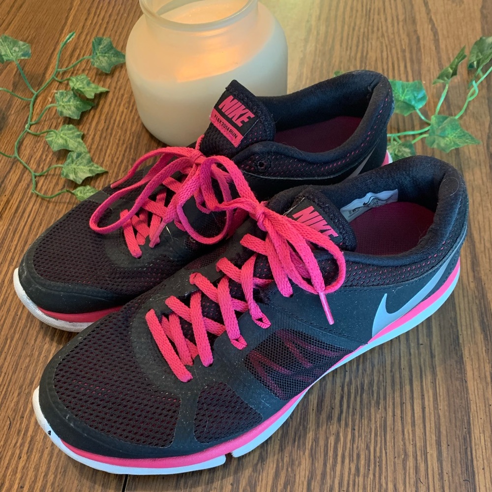 Nike Tennis Shoes